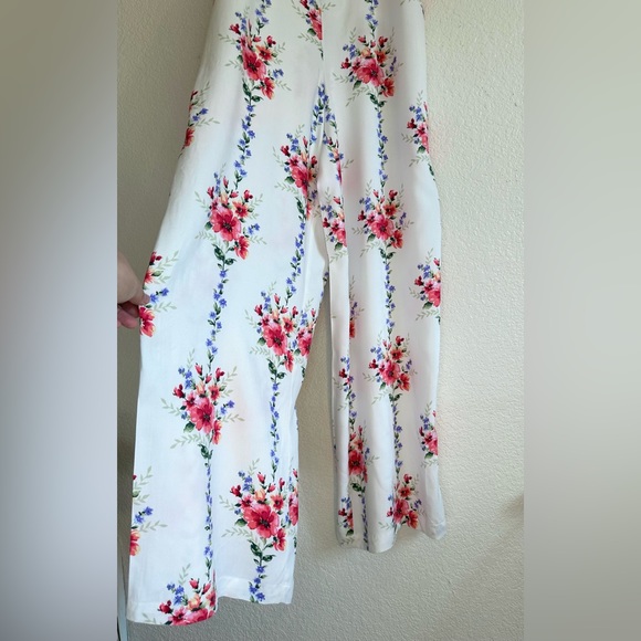Forever 21 Women's Floral Print Wide-Leg
Jumpsuit in White , MEDIUM - Picture 8 of 17